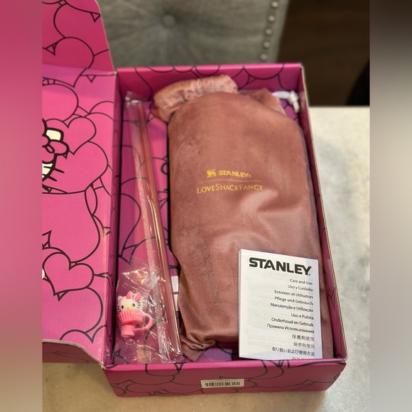 Hello Kitty Stanley Limited Edition Valentine's Day Pink Tumbler, 40oz - Picture 8 of 11